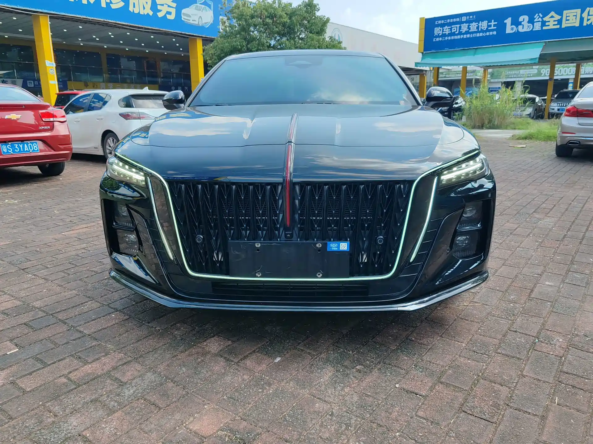 Photo 2 - Hongqi H5