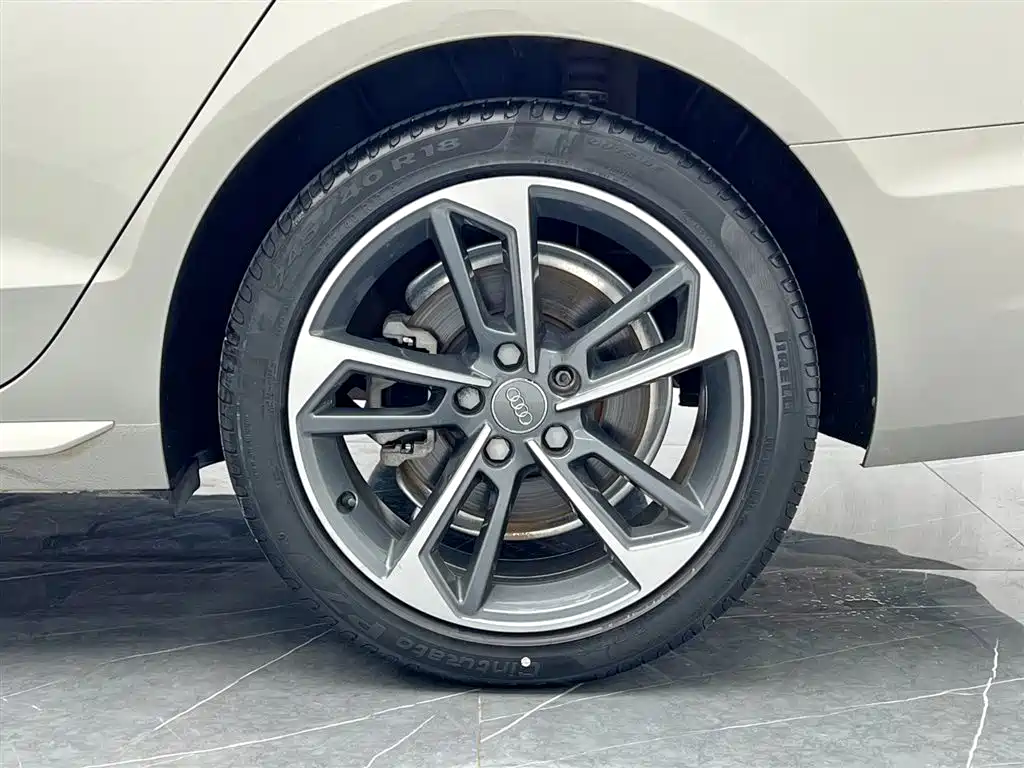 Audi A4L 2020 40 TFSI Fashion Dynamic Edition фото 24