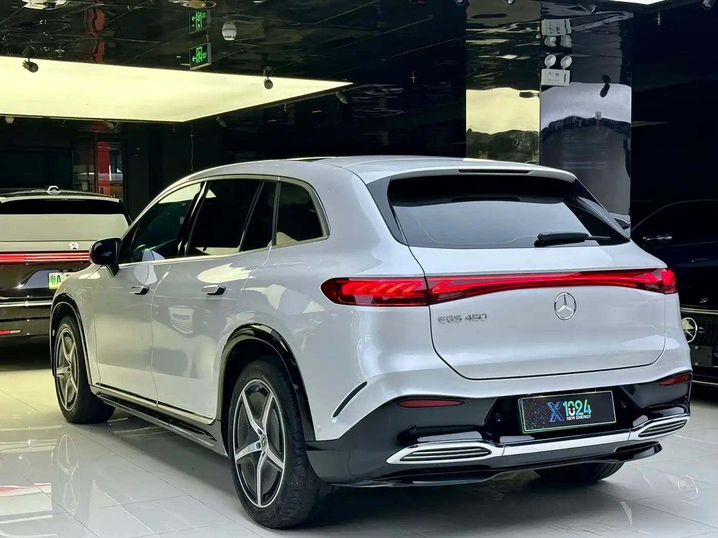 MERCEDES-BENZ EQS SUV