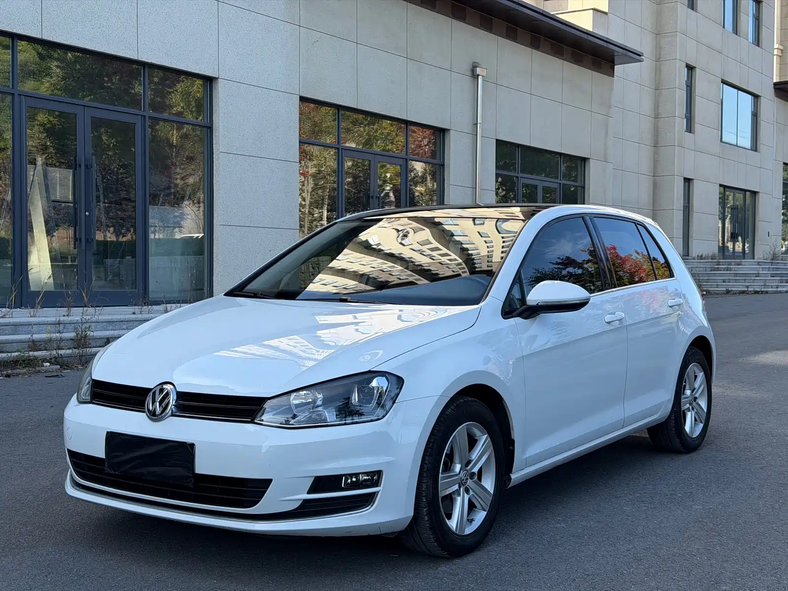 Фото 2 - Volkswagen Golf
