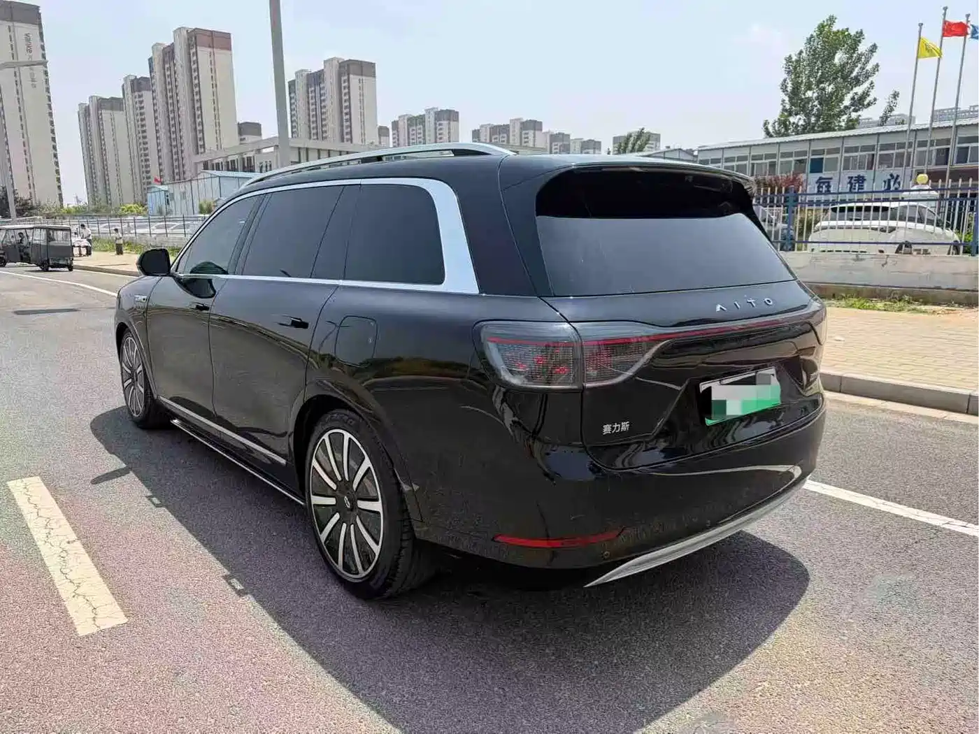 AITO Wenjie AITO M9 2024 2024 Range Extender Max Edition 42kWh 6-seater