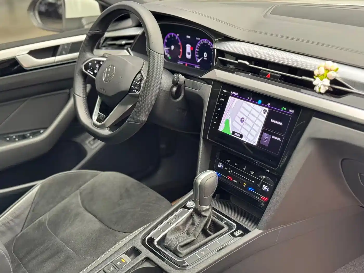Volkswagen FAW-Volkswagen CC 2024 330TSI Dazzling Edition фото 10
