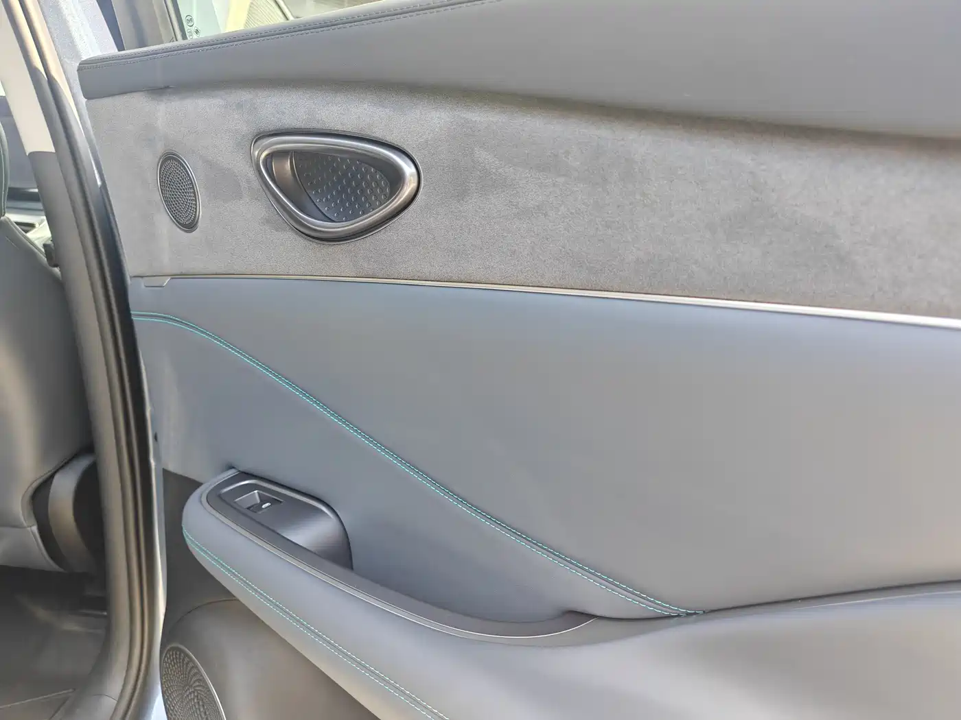 BYD Hai Shi 07 DM-i 2025 150 Pilot+ Edition фото 19
