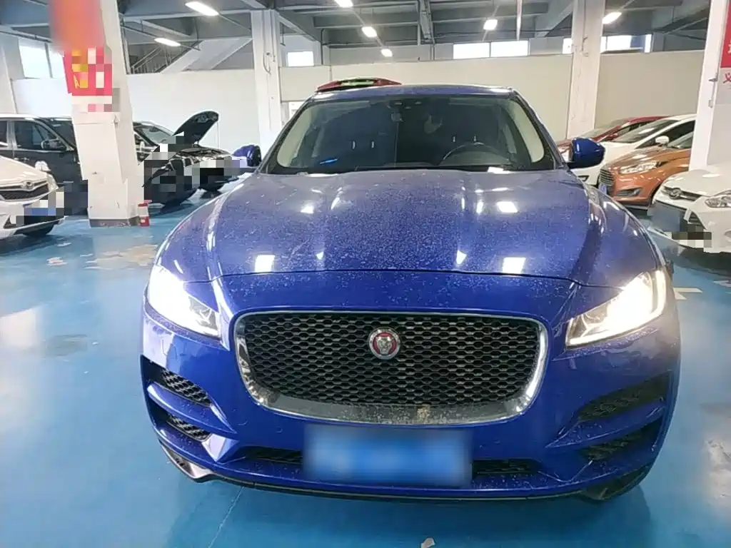 Photo 3 - Jaguar F-PACE