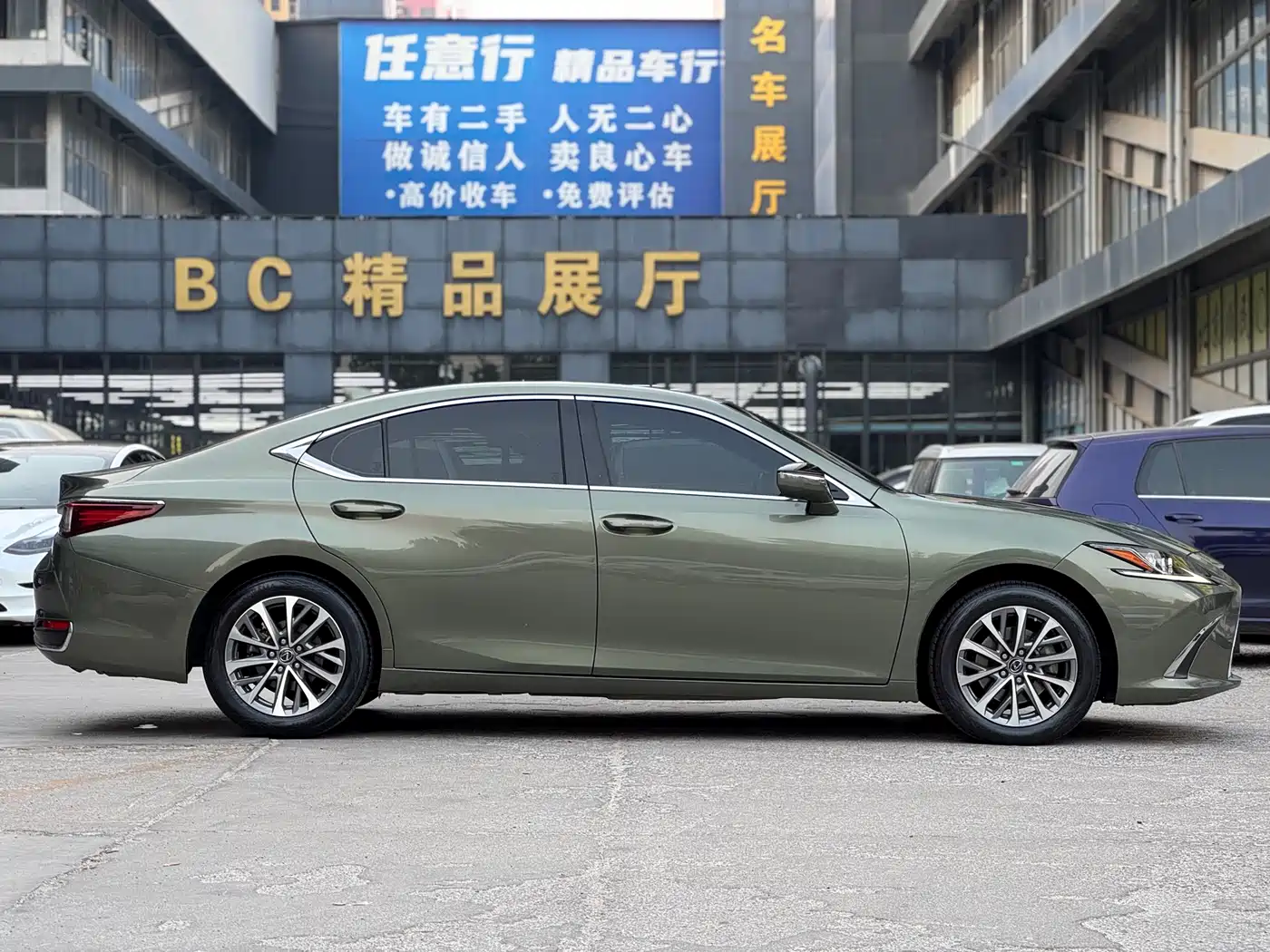 Lexus ES 2021 200 Excellence Edition фото 5