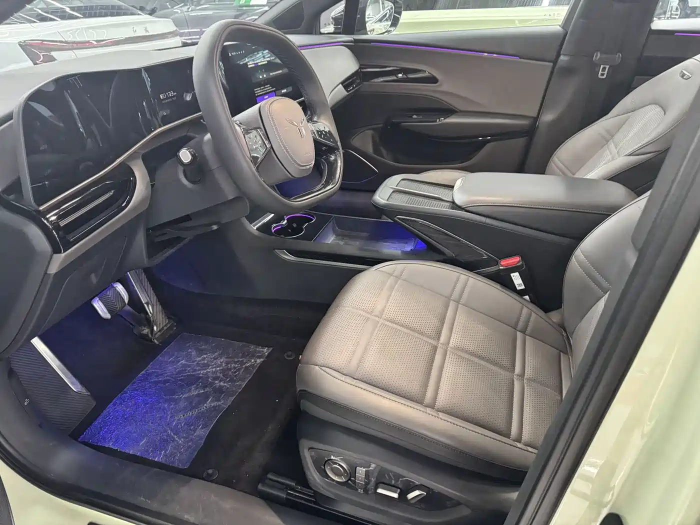 Hongqi EH7 2024 690 Pro фото 4