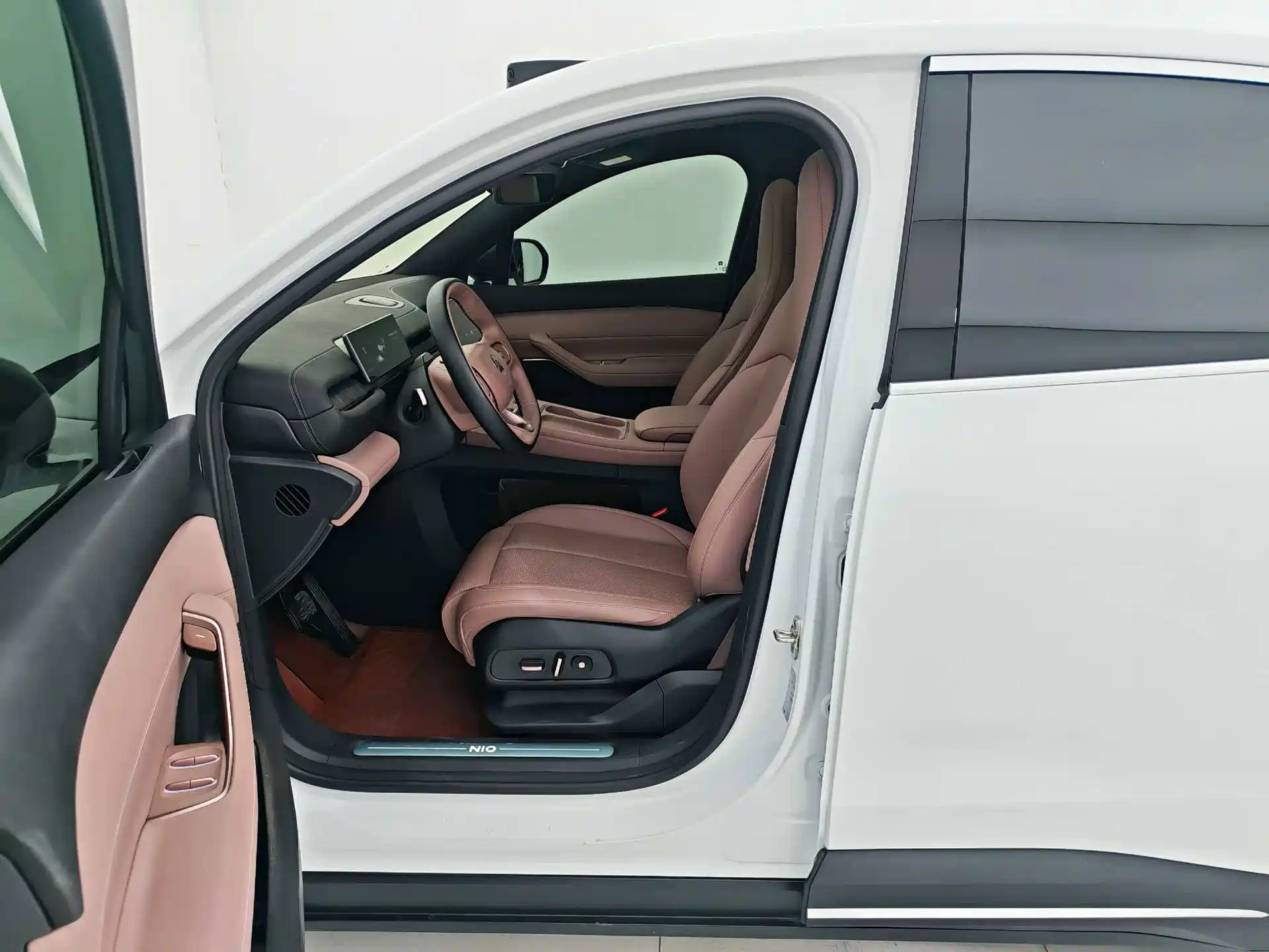 Фото 8 - NIO EC6