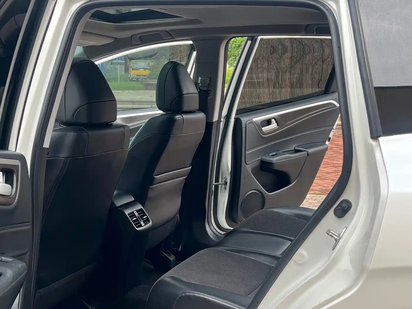 Фото 6 - Honda Jade