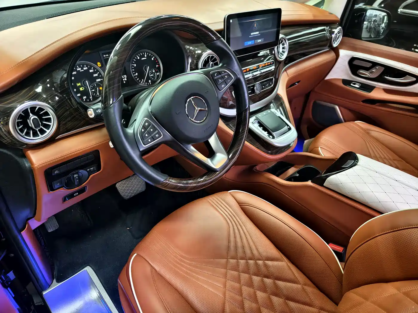 Mercedes-Benz Vito 2021 2.0T Business Edition 7-seater фото 5