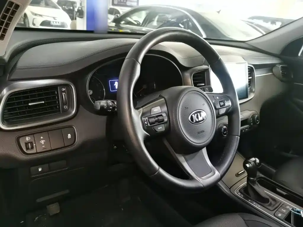 Kia Sorento 2016 2016 Sorento L 2.4L Petrol 4WD Custom 5-seater (China IV)
