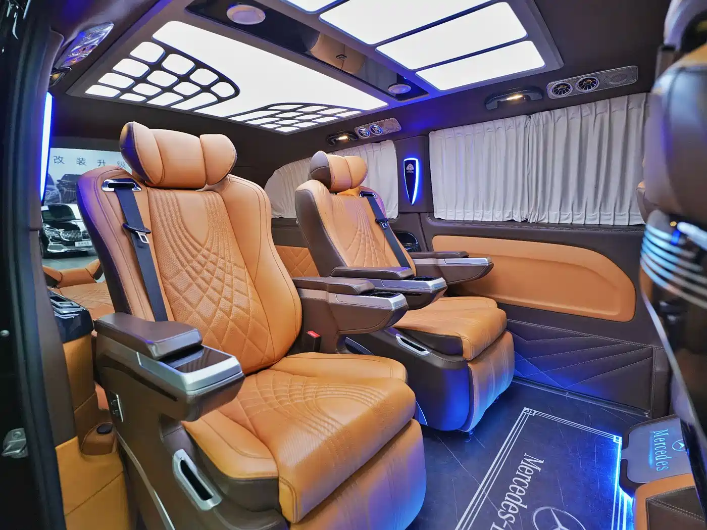 Mercedes-Benz Vito 2021 2.0T Elite 7-Seater фото 14