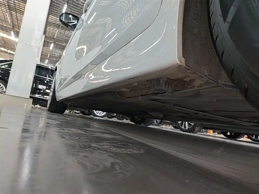 BMW 5 Series 2014 525Li Luxury Design Package фото 22