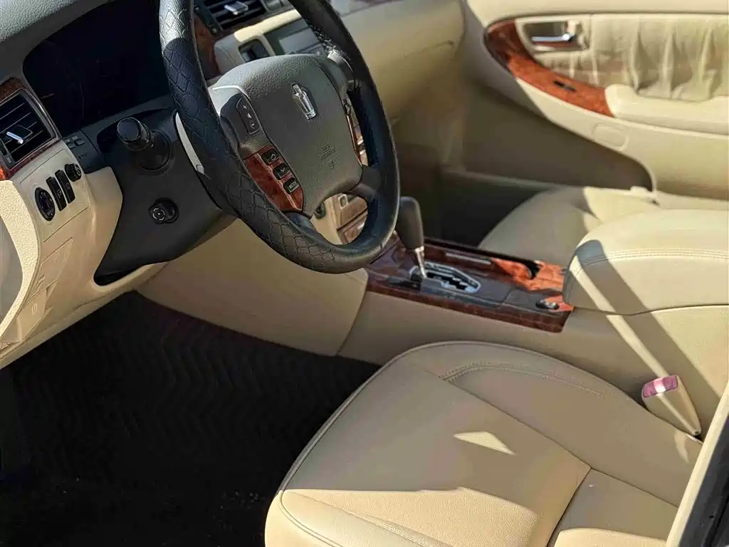 Toyota Crown 2006 2.5L Royal Leather Edition фото 4