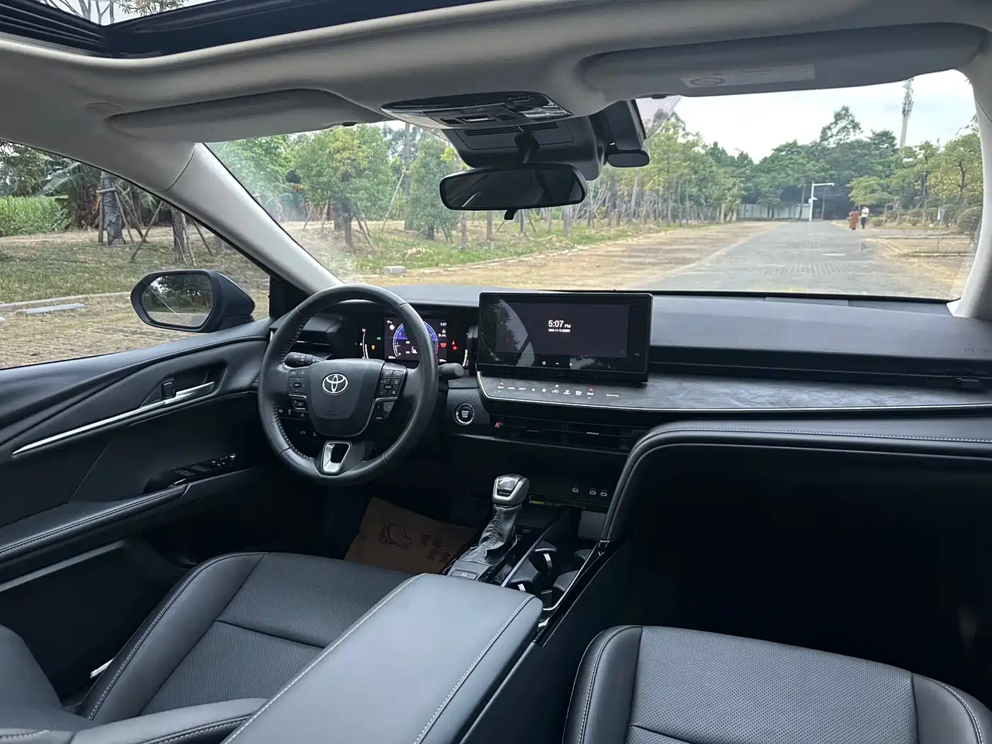 Toyota Camry 2024 2.0GVP Luxury Edition фото 13