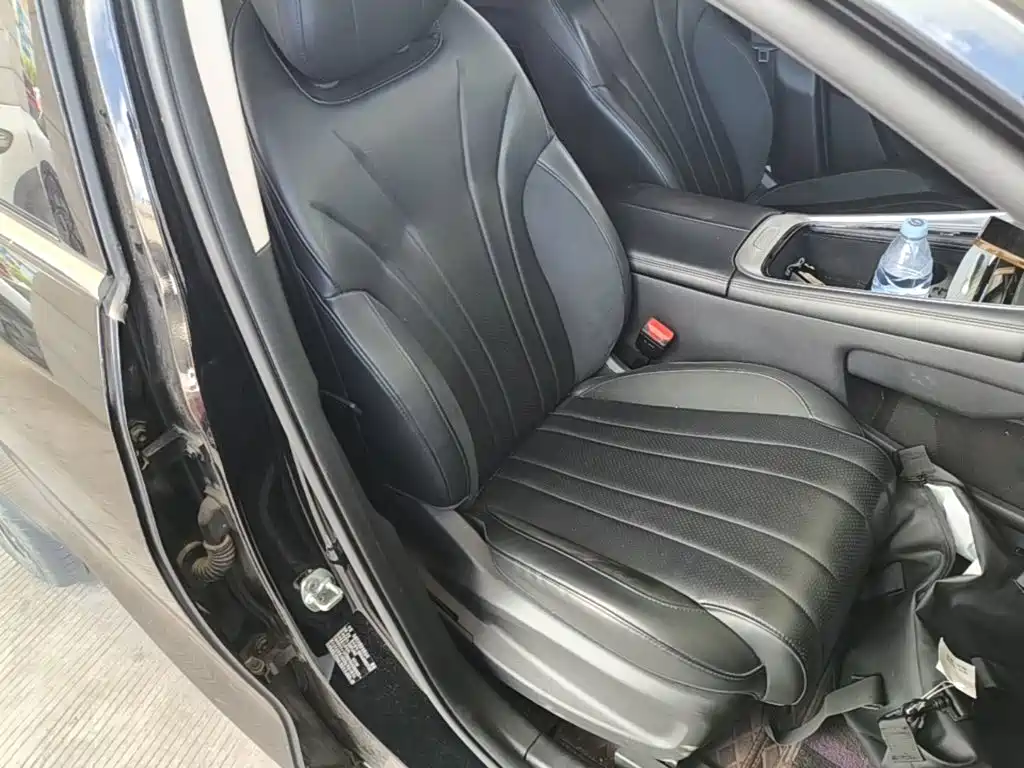 Exeed Lingyun 2024 2024 300T 2WD Starlight Edition