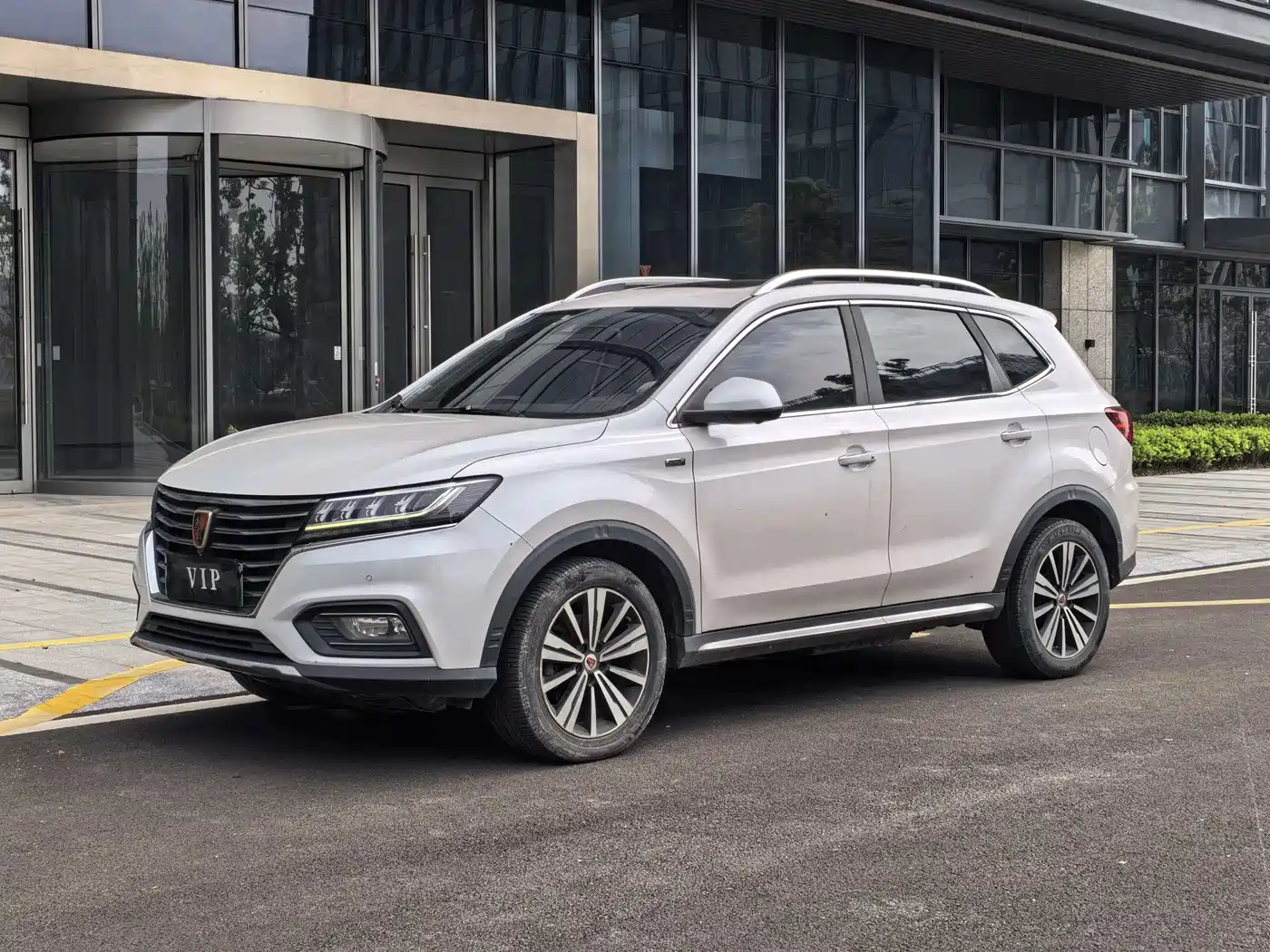 ROEWE RX5 NEW ENERGY
