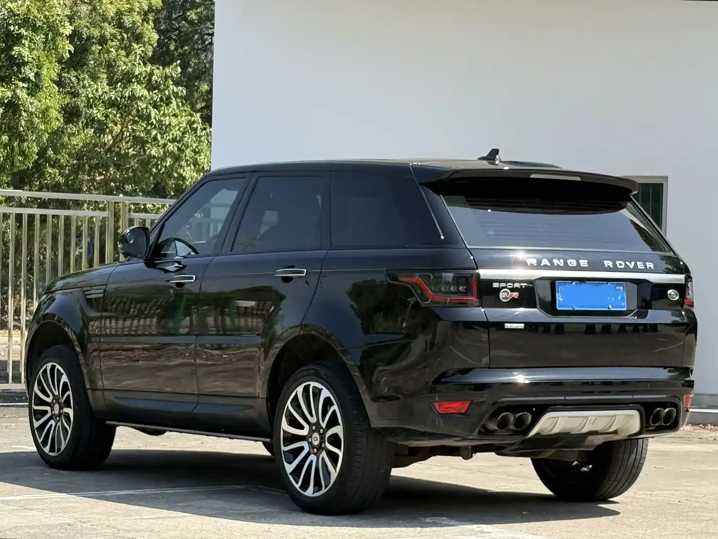 Land Rover Range Rover Sport 2016 Model 3.0 SC V6 SE фото 7
