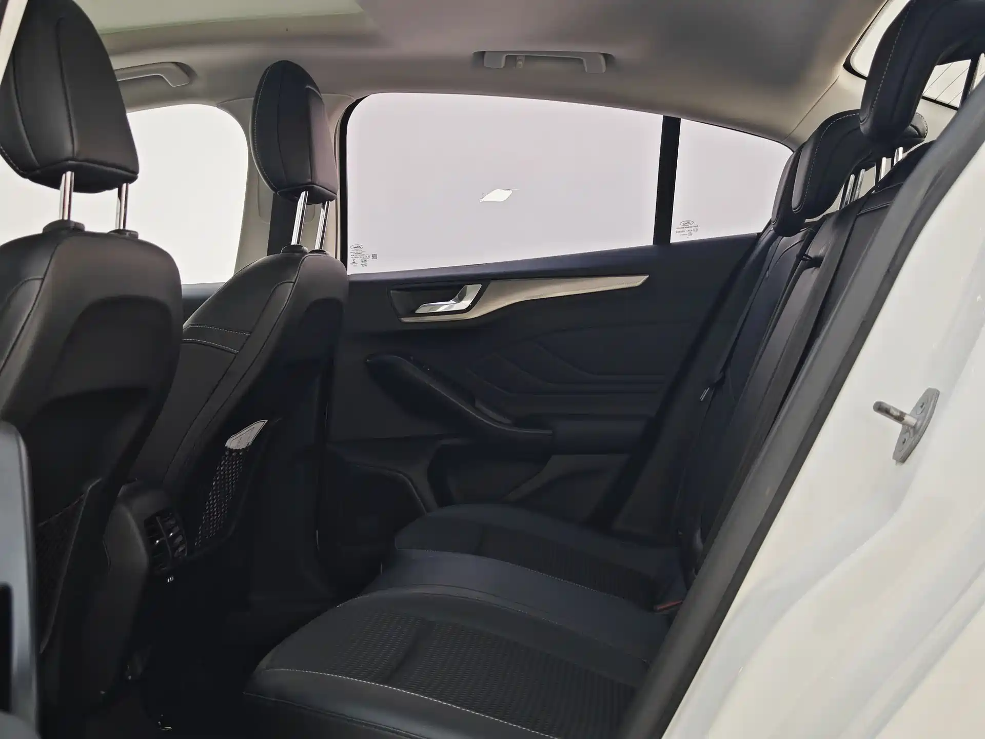 Фото 8 - Ford Focus