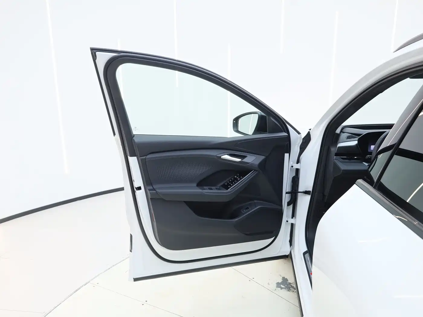 Audi Q6L e-tron 2025 Model Pioneer Edition фото 16
