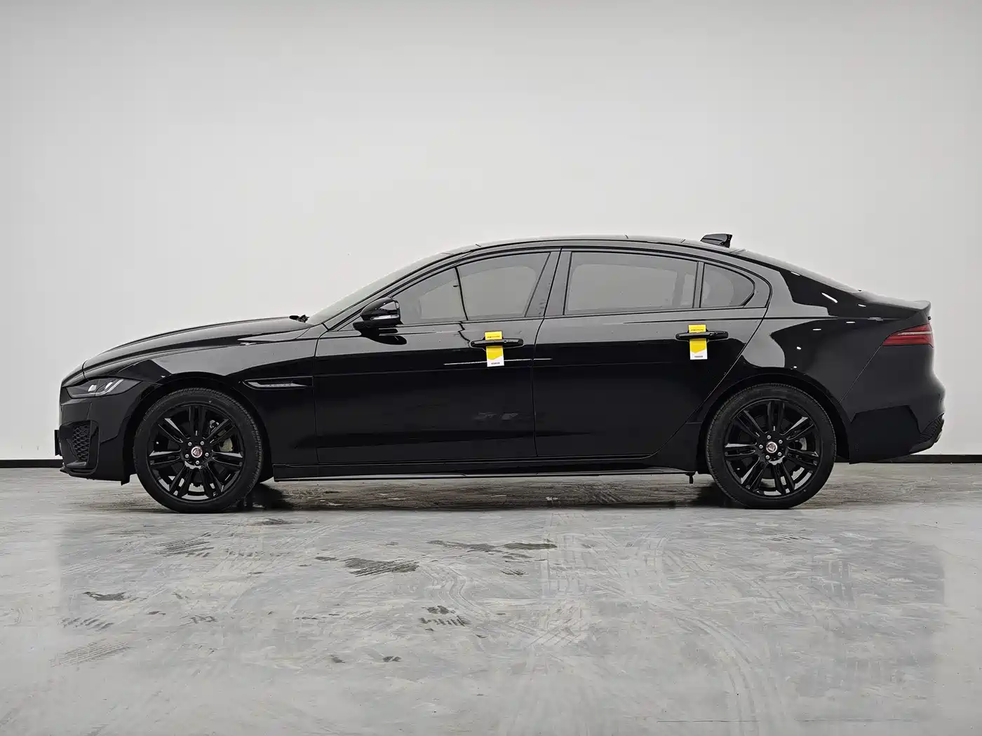 Jaguar XEL 2021 2.0T 250PS Gloss Black Sport Edition фото 19