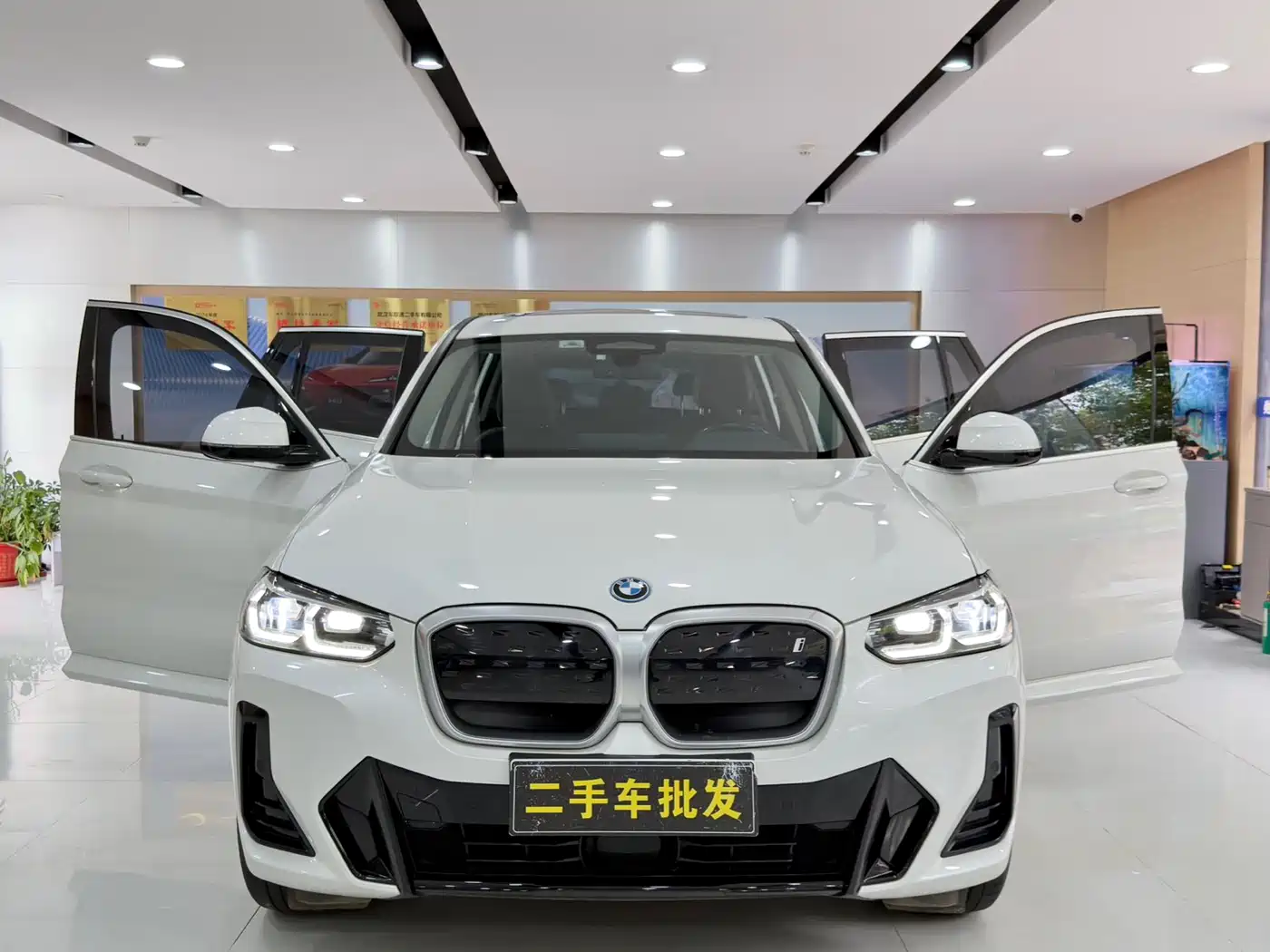 BMW iX3 2022 Facelift Leading Model фото 16