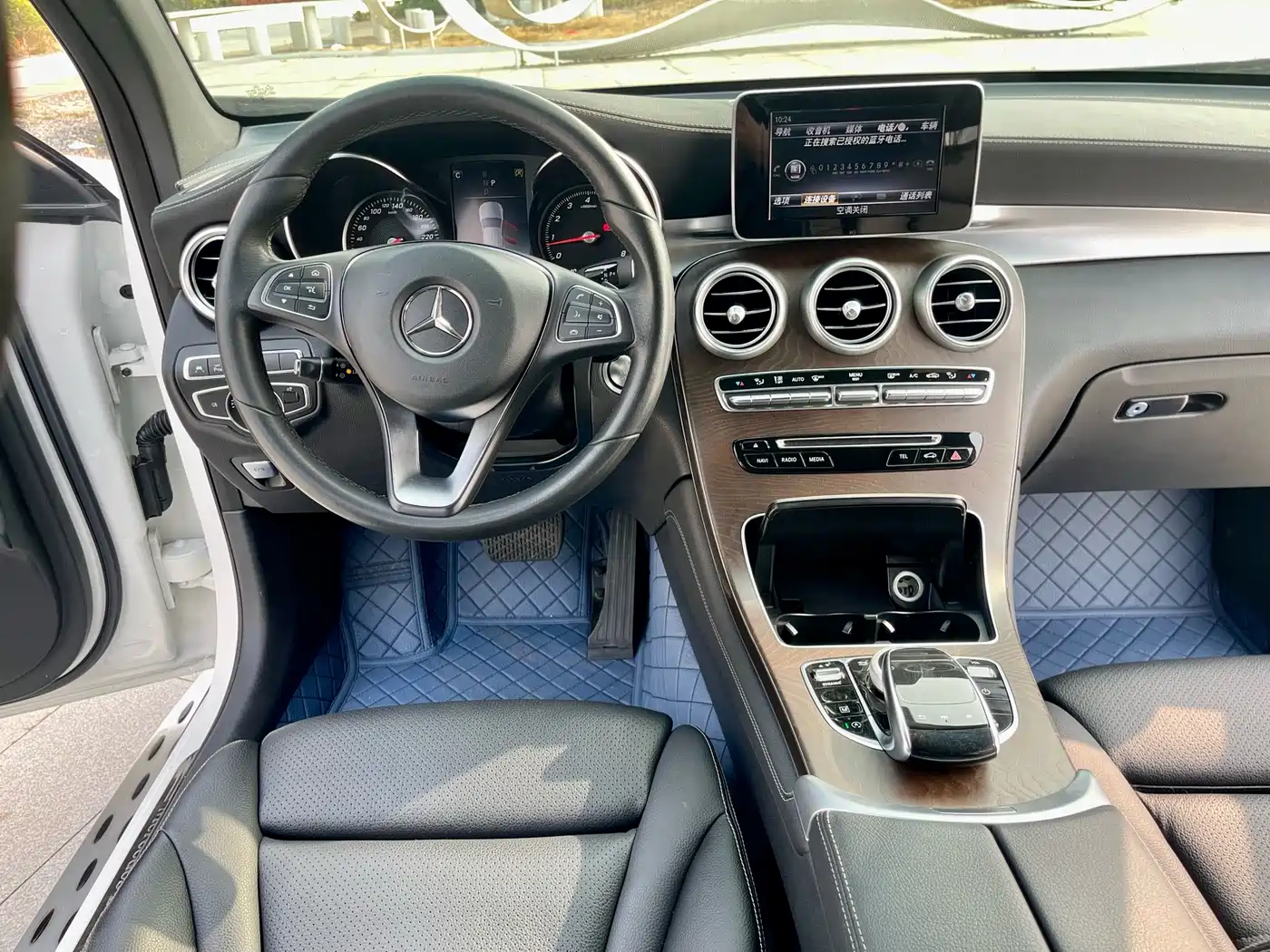 Mercedes-Benz GLC 2018 GLC 300 4MATIC Dynamic фото 11