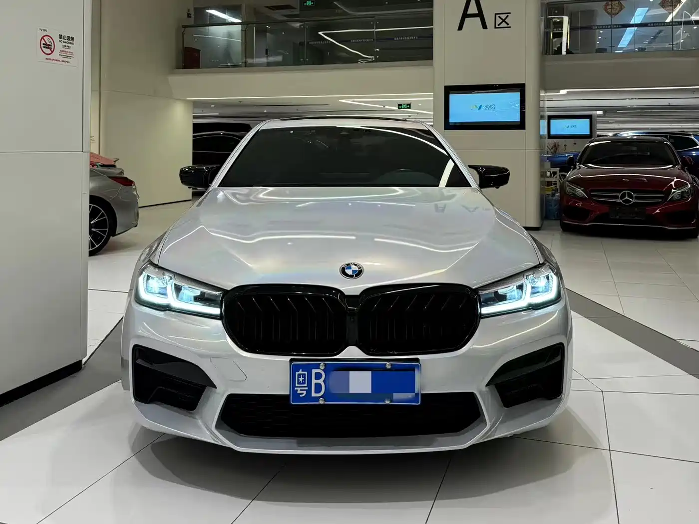 BMW 5 Series 2021 530Li Leading M Sport Package фото 2