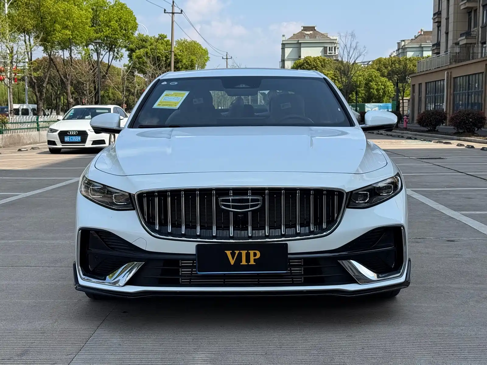Фото 1 - Geely Preface