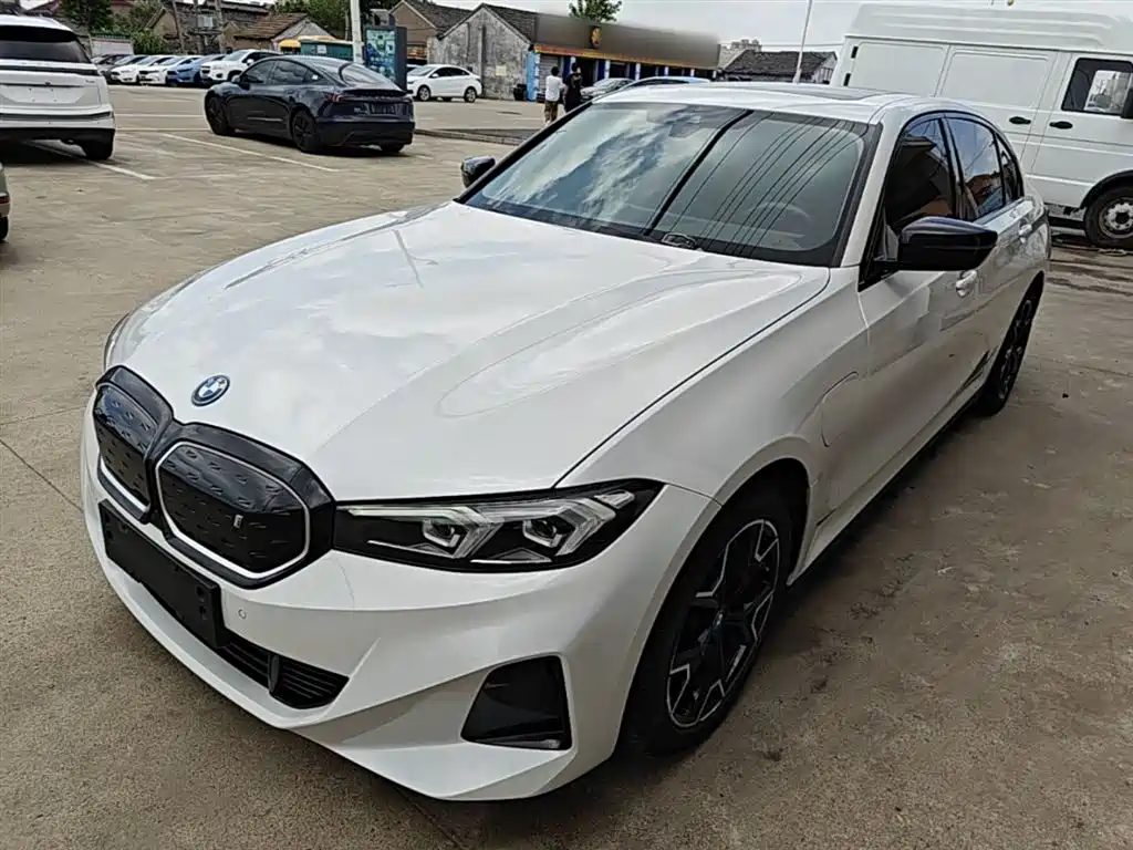 BMW i3 2023 eDrive 40 L Shadowline Package фото 2