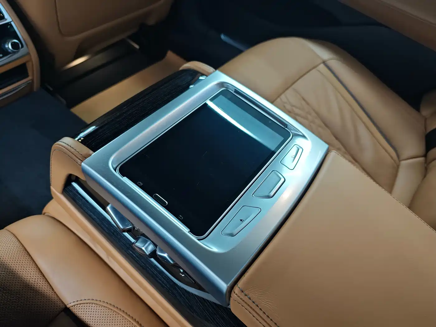 BMW 7 Series 2021 Model 740Li Leading M Sport Package фото 17