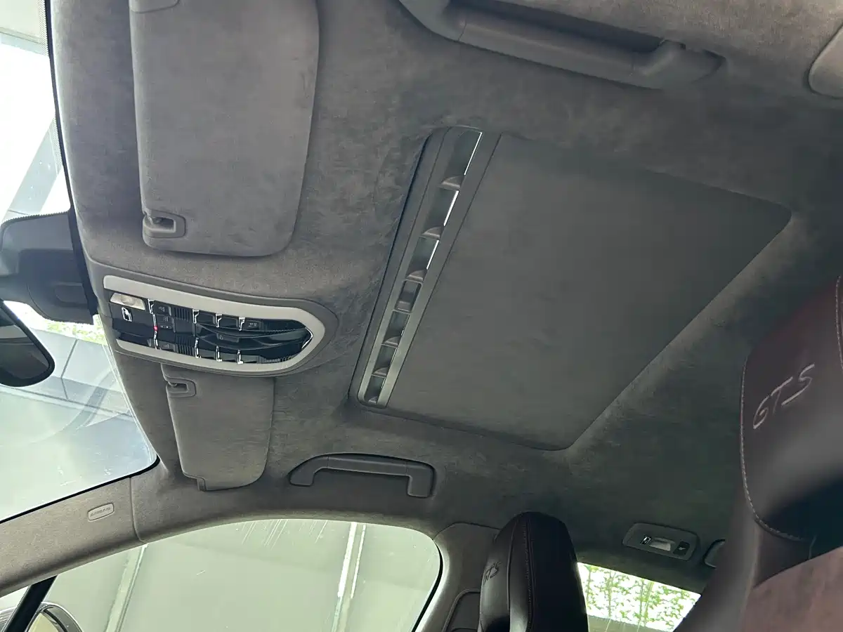 Porsche Panamera 2012 Panamera GTS 4.8L фото 12