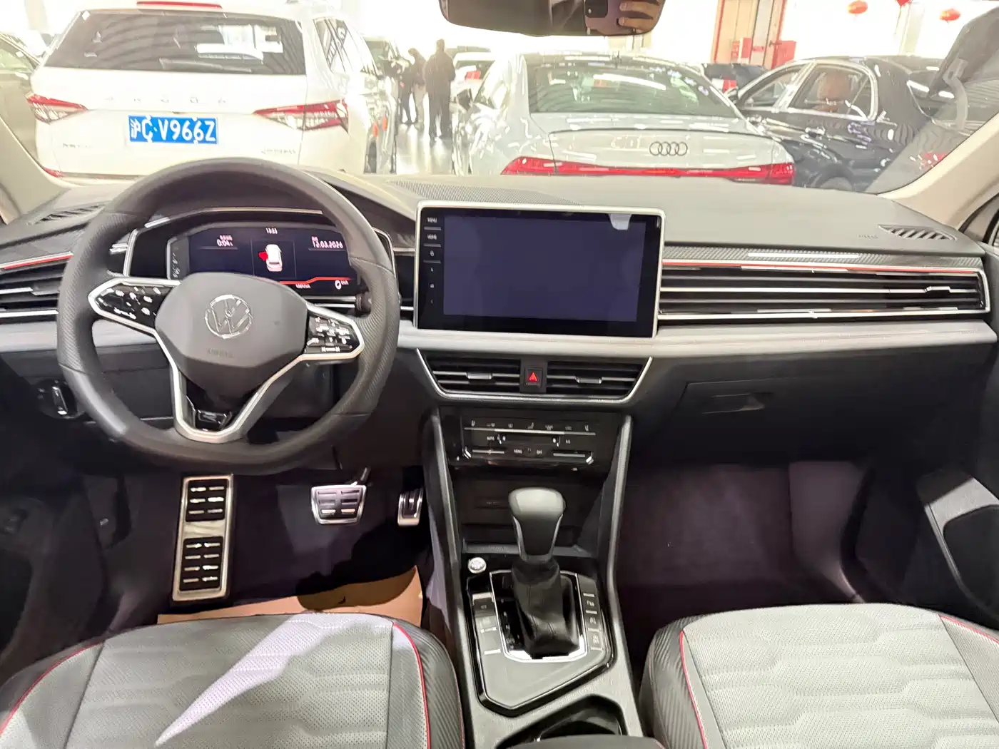 Volkswagen Tiguan L 2023 330TSI Auto 2WD R-Line Flagship Edition фото 5