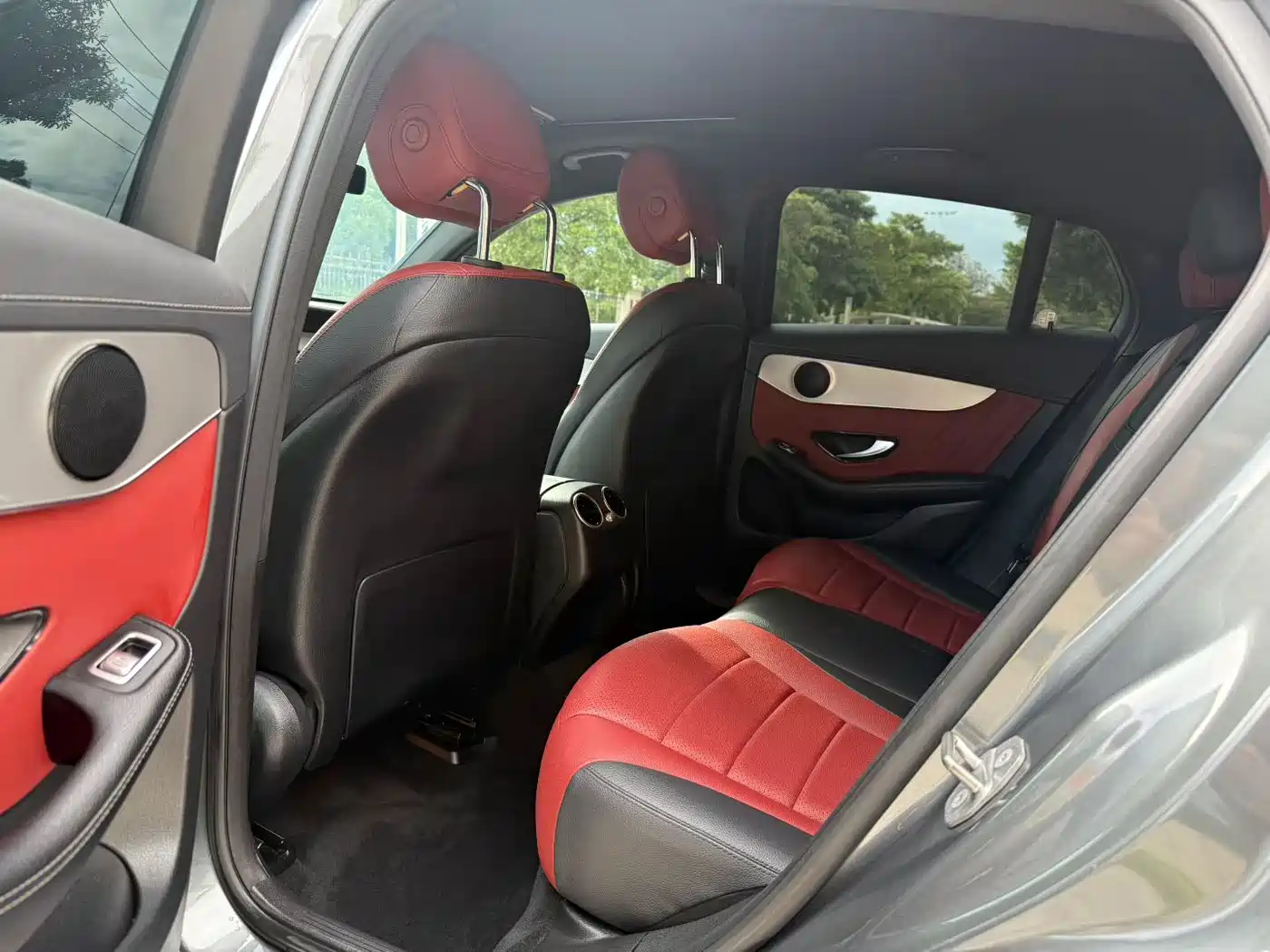 Mercedes-Benz GLC Coupe 2020 GLC 260 4MATIC Coupe SUV фото 6