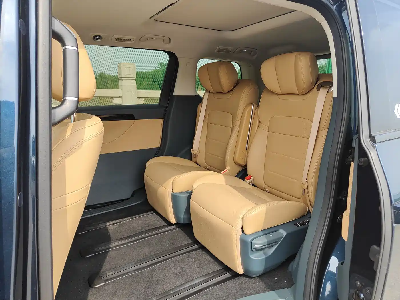 GAC Trumpchi Trumpchi E8 NEV 2024 Model 150km MAX+ фото 9