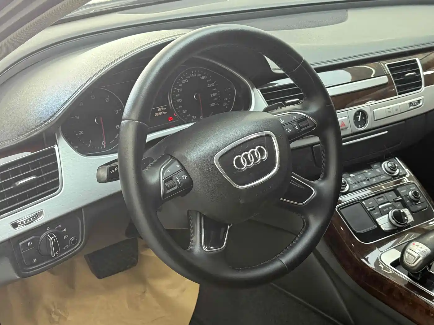 Audi A8 2013 A8L 45 TFSI quattro Comfort фото 5