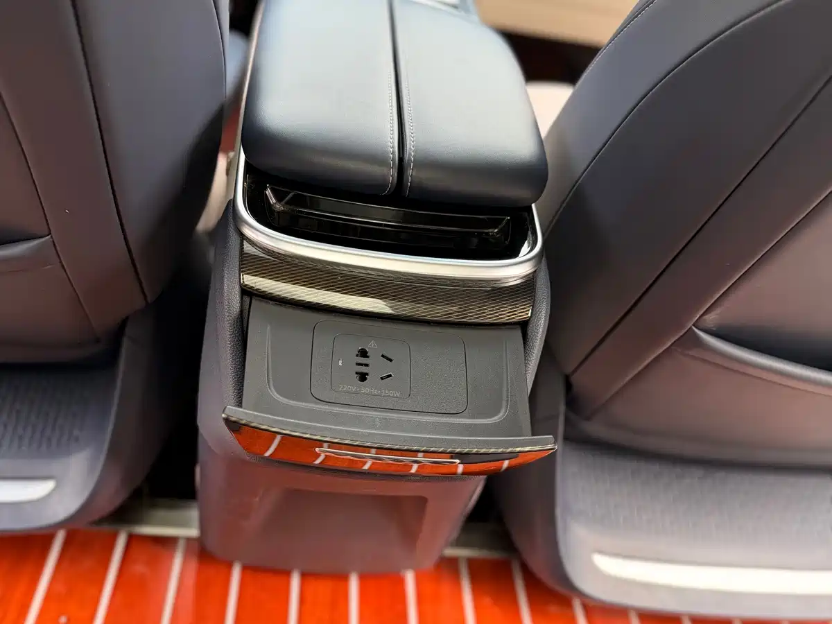 SAIC MAXUS CHASE G90