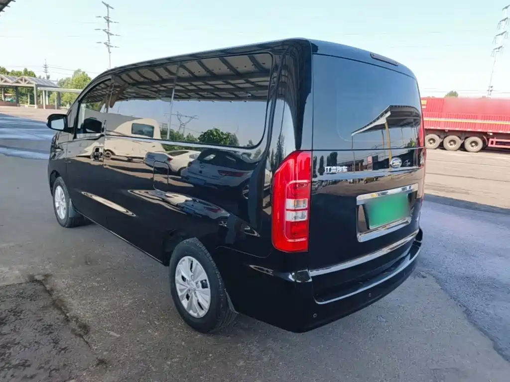 JAC Refine M3 2022 2022 1.5T 7-Seater Standard