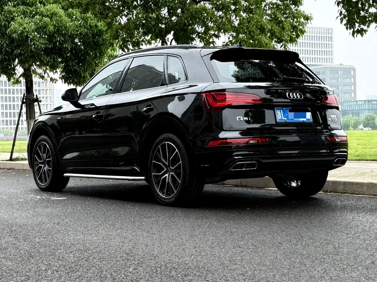 Audi Q5L 2023 45T Luxury Dynamic фото 3