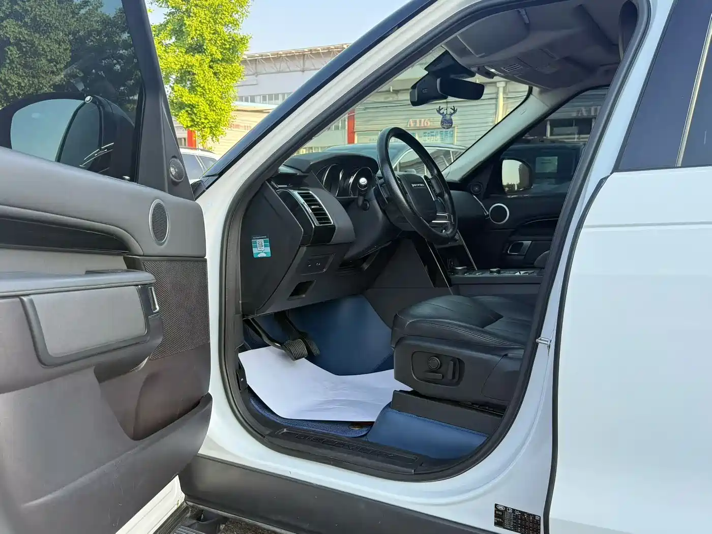 Land Rover Discovery 2019 3.0 SC V6 SE фото 2