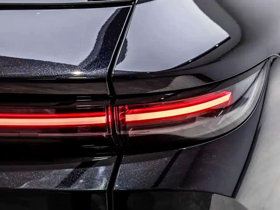 Photo 9 - Li Auto i6