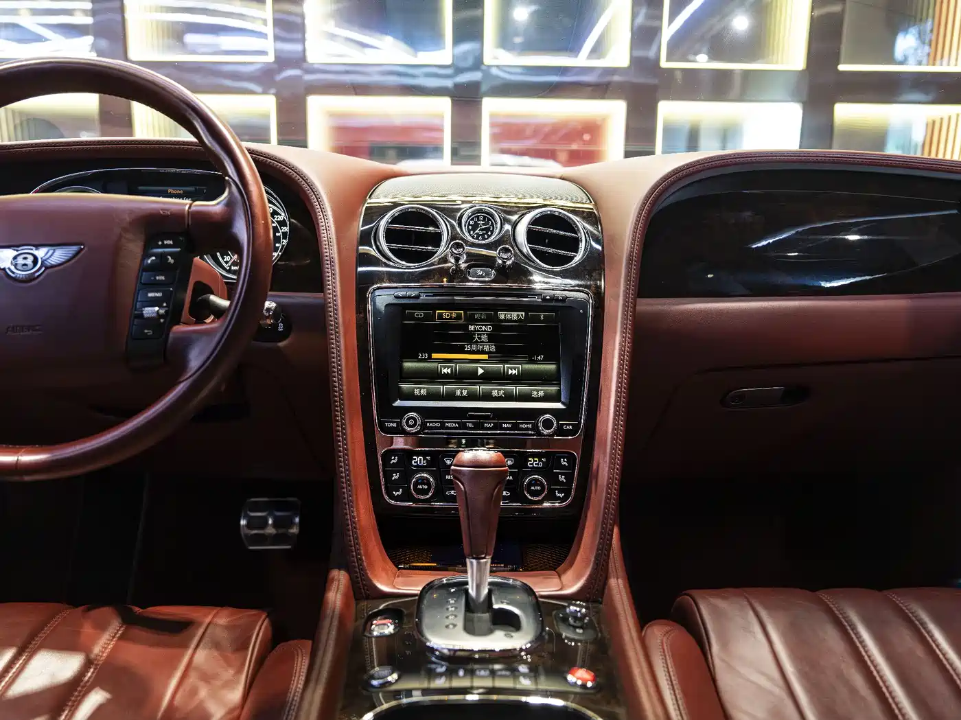 Bentley Flying Spur 2014 4.0T V8 Prestige Edition фото 14