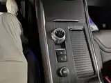 Photo 14 - Ford Explorer