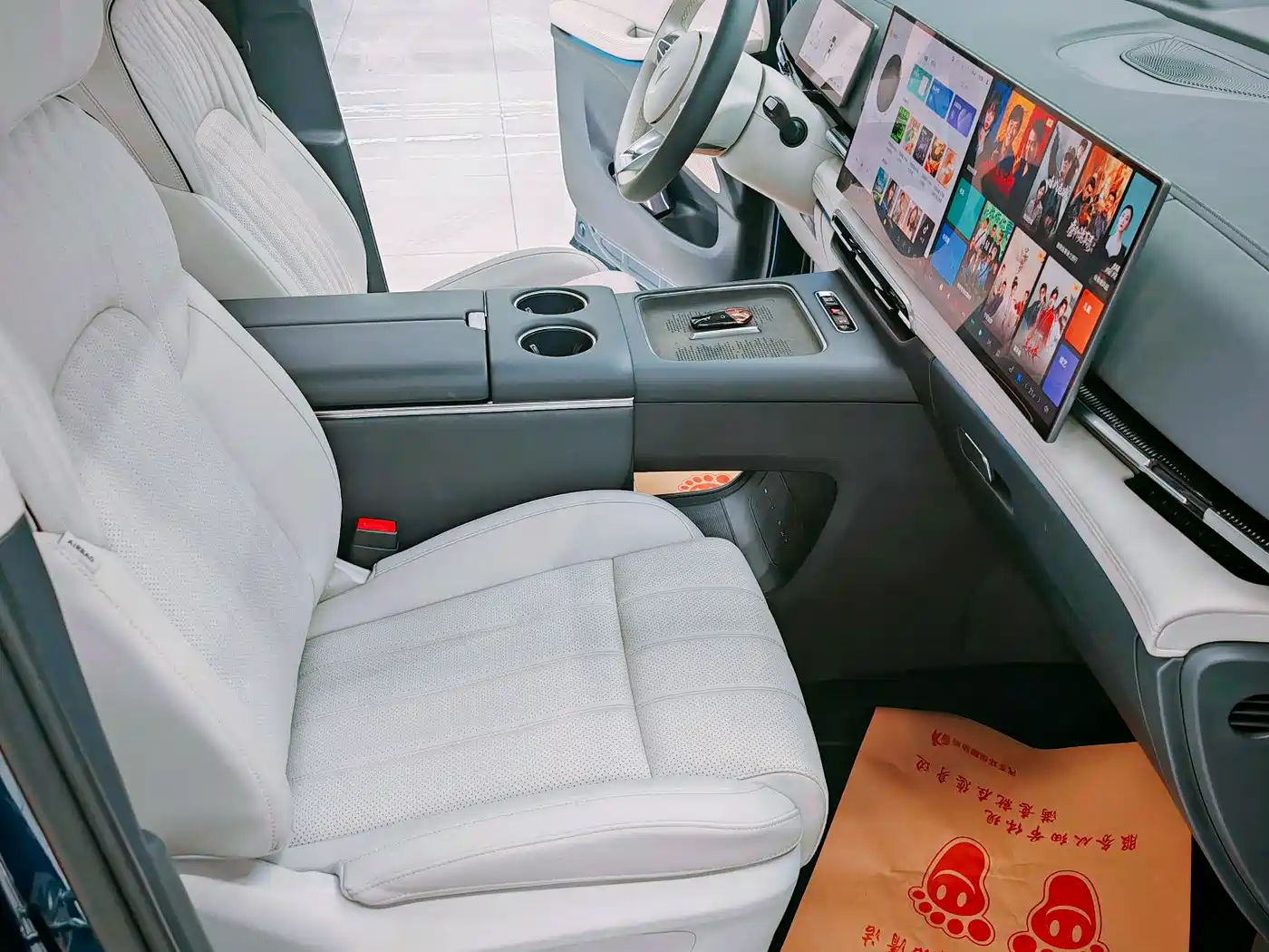 Voyah Auto Voyah Dreamer 2025 PHEV AWD Flagship Kunpeng Edition фото 11