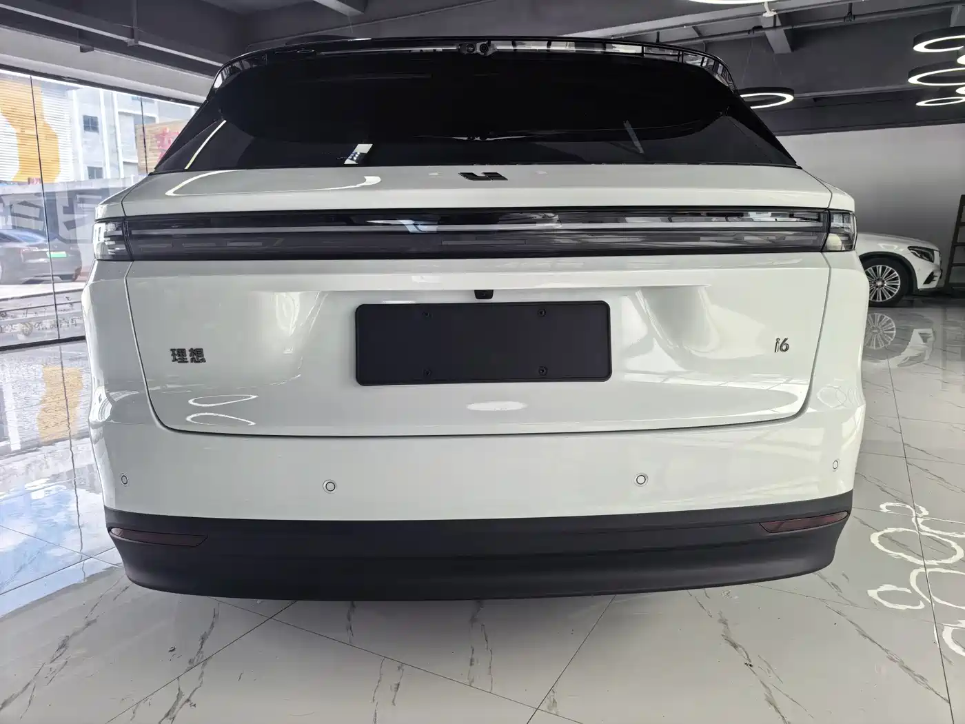 Фото 6 - Li Auto i6