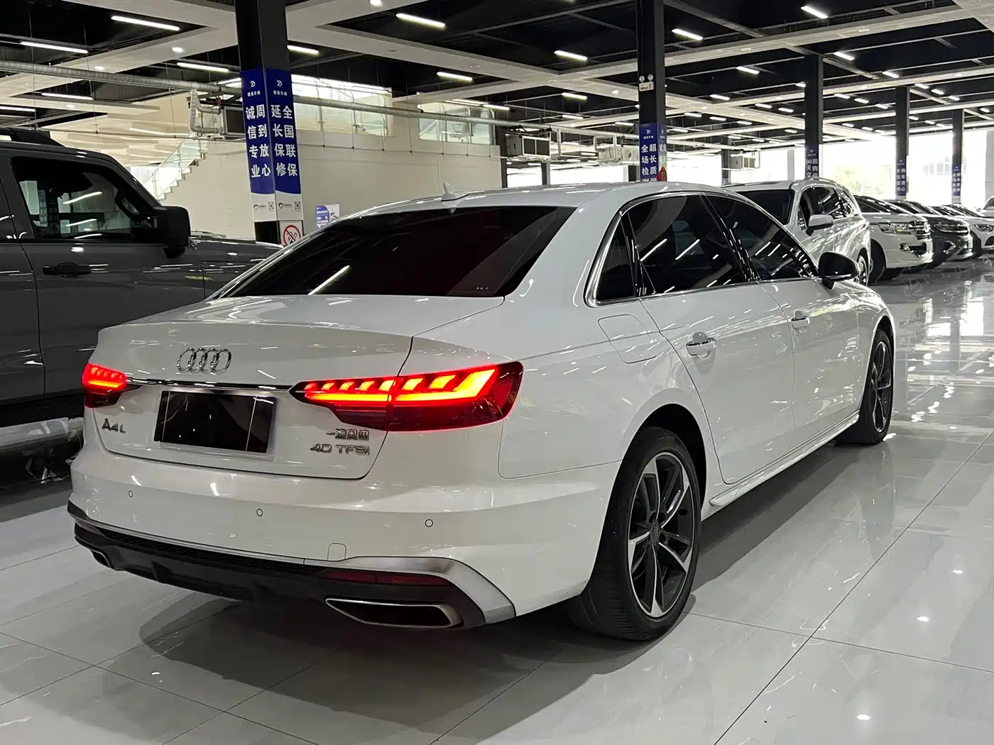 Audi A4L 2021 40 TFSI Premium Life Edition фото 11