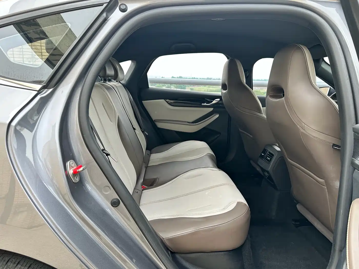 BYD Qin PLUS 2024 Glory Edition DM-i 55KM Leading фото 17