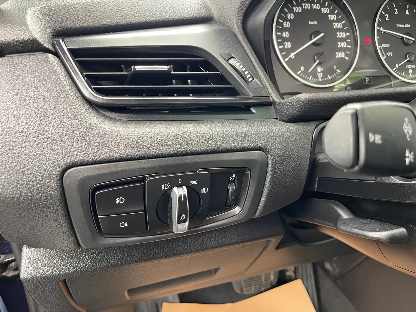 BMW 2 Series Touring 2016 218i Leading фото 13