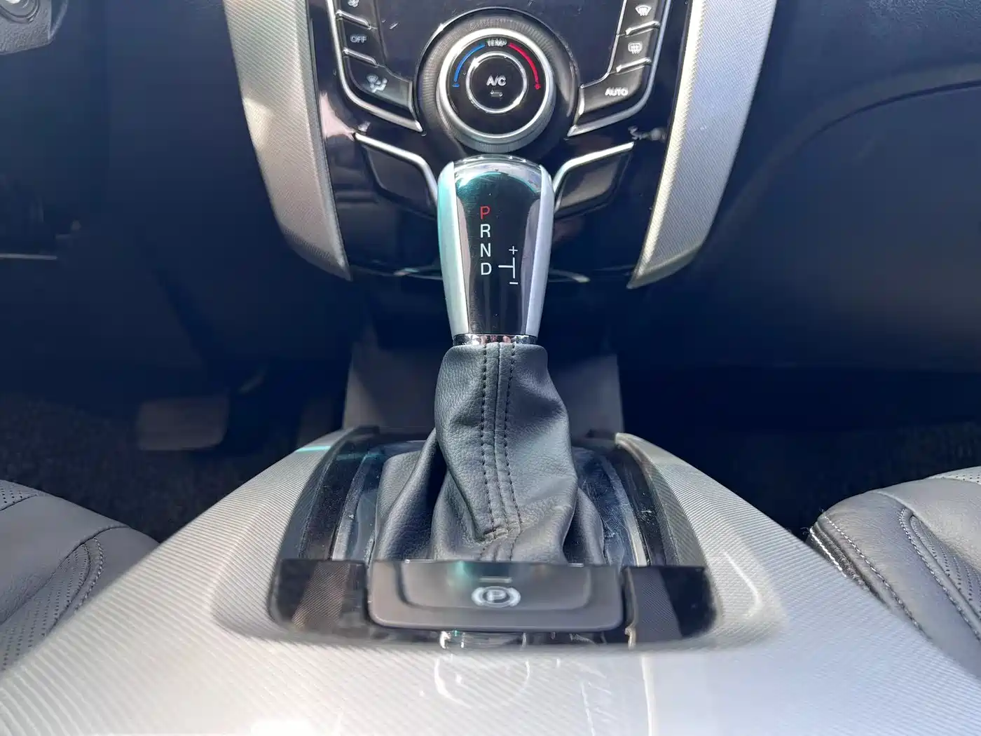 Luxgen U6 SUV 2016 2016 1.8T Fashion Upgrade