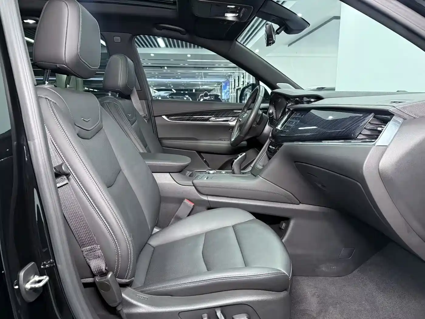 CADILLAC XT6