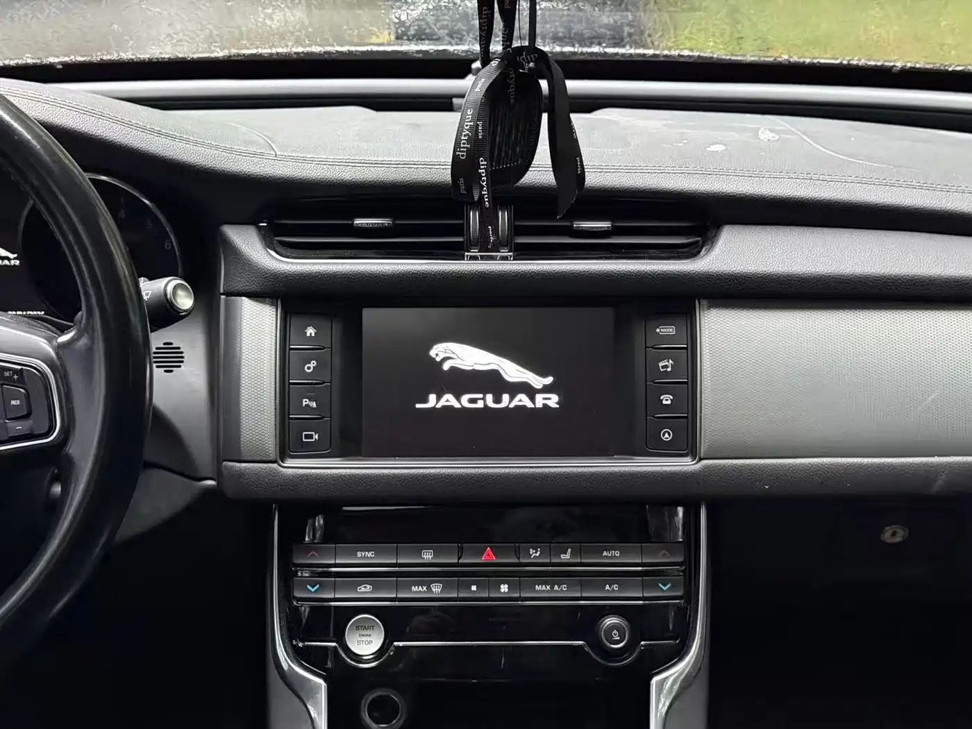 Jaguar XF 2016 2016 XF 2.0T 2WD Elegance Edition